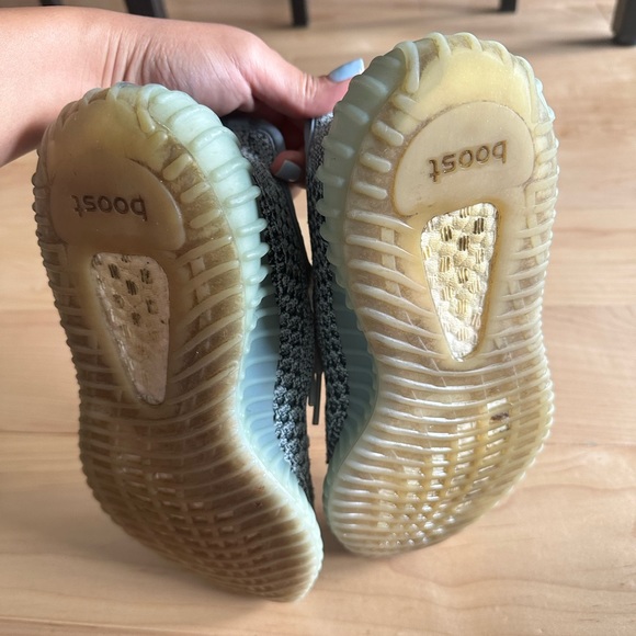 Adidas Yeezy Boost 350 V2 Ash Blue - Picture 8 of 13